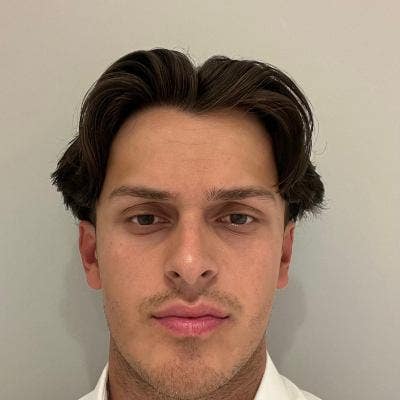 Hi! I’m Harrison, 21, and I work full-time ... Main Photo