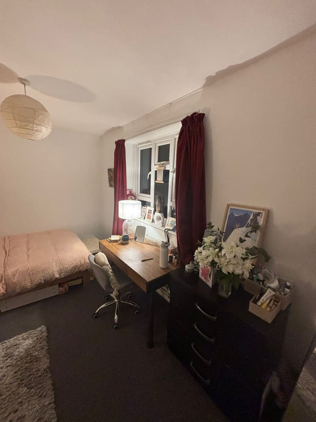 Spacious and sociable flat  Main Photo