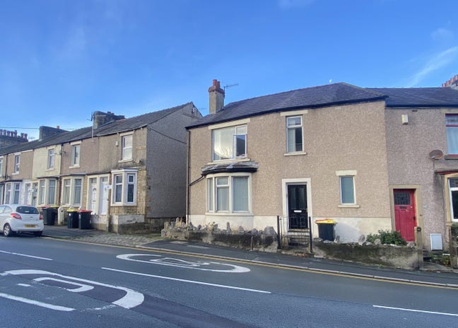 Spacious double bed room @ £429 pcm Main Photo