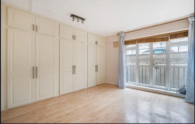 Prime Location Studio – Earl’s Court Main Photo