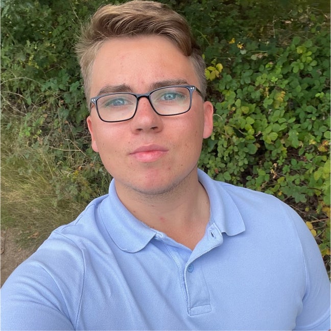 Looking for Room/House share Main Photo