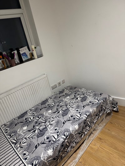 Single room in cranbrook Road  Main Photo