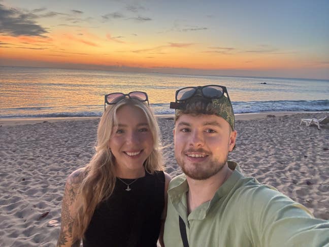 Professional Couple Looking for 1-Bed Flat  Main Photo