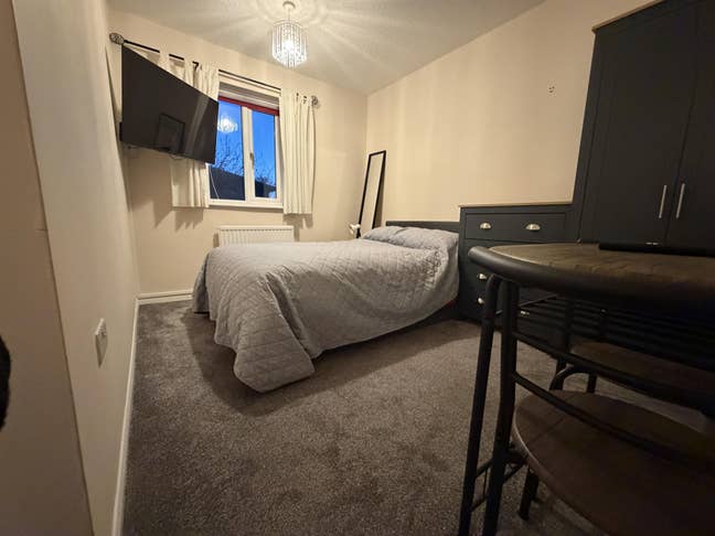 Double Room Newly Decorated & Refurnished Main Photo