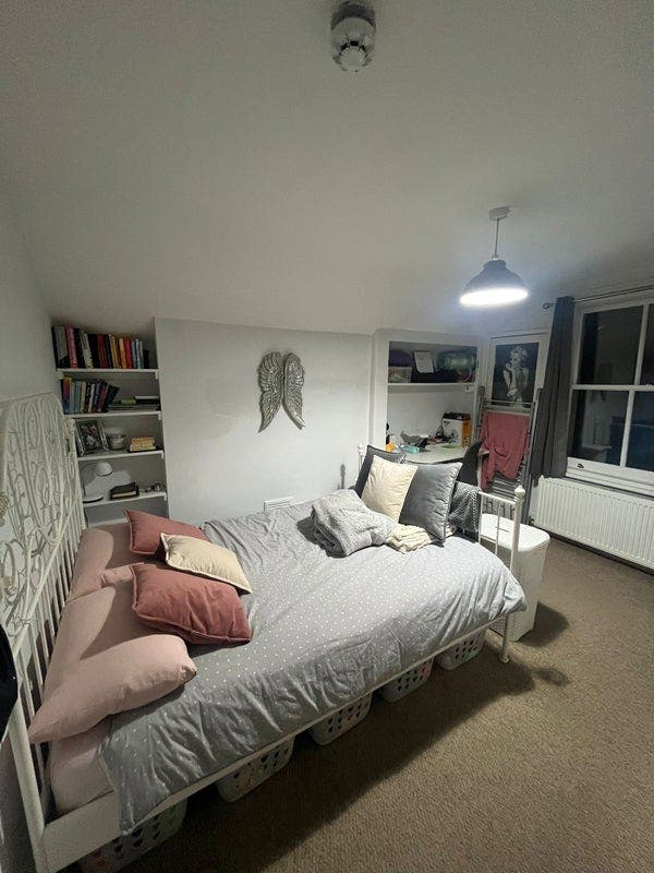 Double room to rent in Brixton from 1st Dec Main Photo
