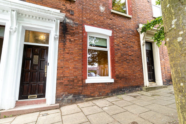 Elegant En-Suite Room | All Bills inc | Preston Main Photo