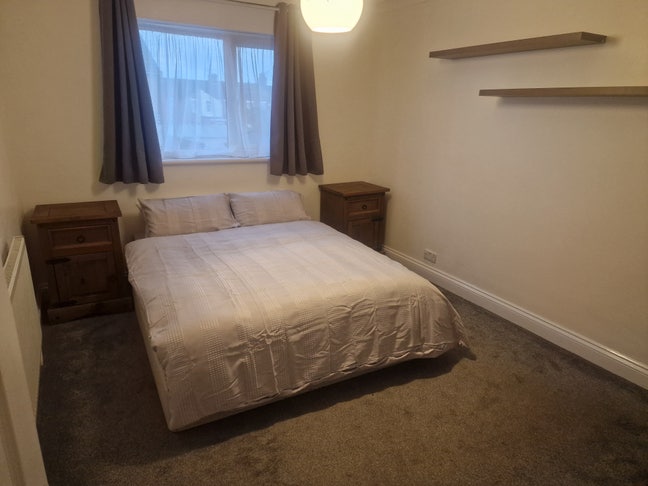 New Large Double Room to Rent Main Photo