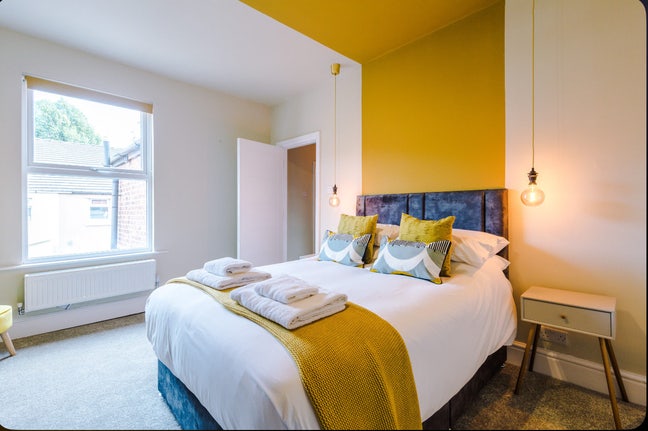 5* Super-Luxury room in prof home, Chester Main Photo