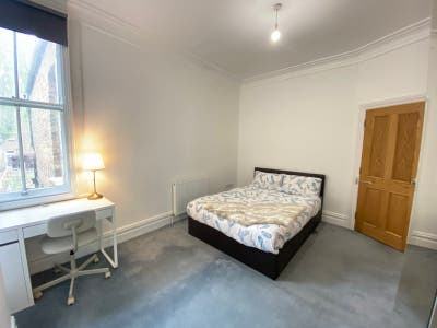 Nice double, spacious house, perfect location Main Photo