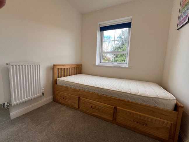 Single room with own bathroom  Main Photo