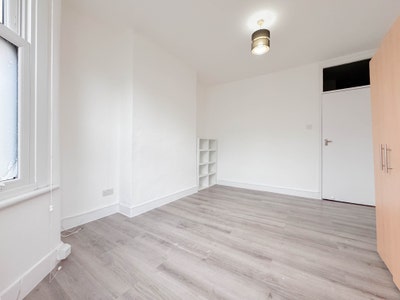 2 bedroom property in Homerton, E9 Main Photo