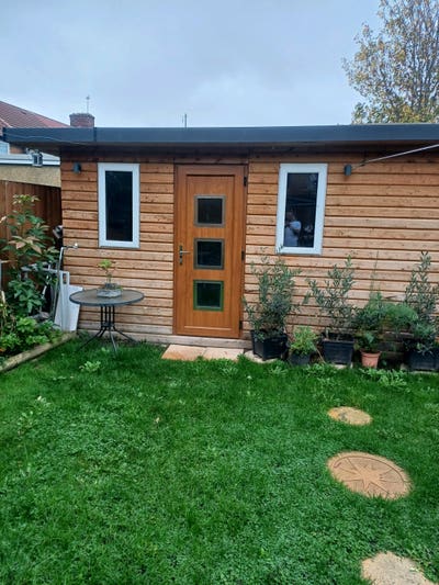 Single garden room  Main Photo