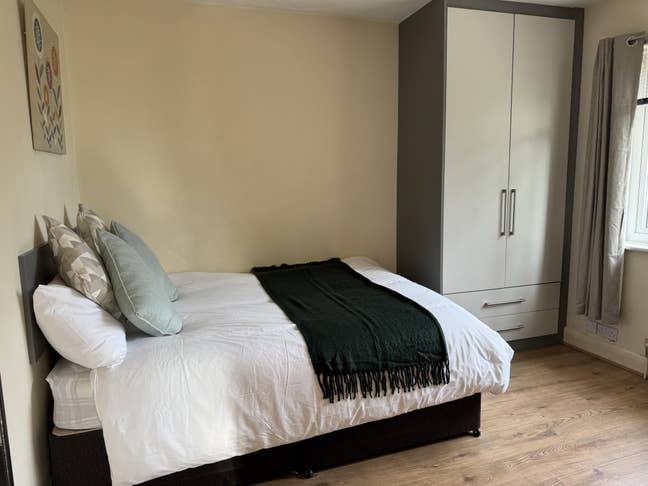 Lovely Double Room in Friendly shared house Main Photo