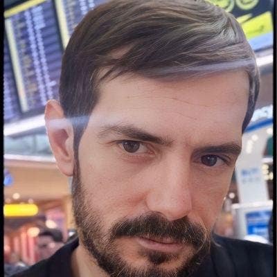 I am looking for a 3 bedroom house.  Main Photo