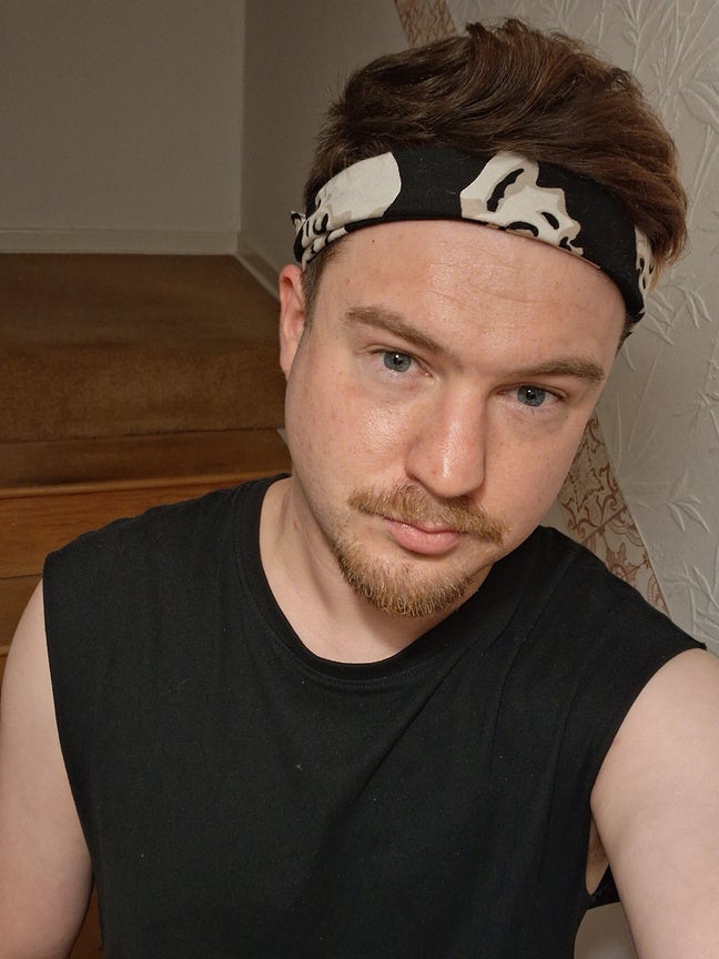 33 year old gay man seeking room. Main Photo