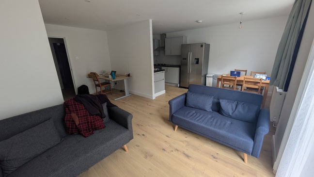 4 double rooms, 2 with ensuite, in Westferry Main Photo