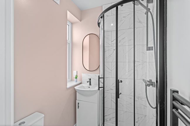 Brand New Double Ensuite Room- Fantastic Location Main Photo