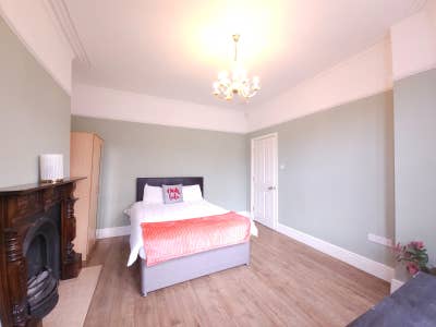  Spacious  6-Bedroom  House  Share  |   BS16  Main Photo