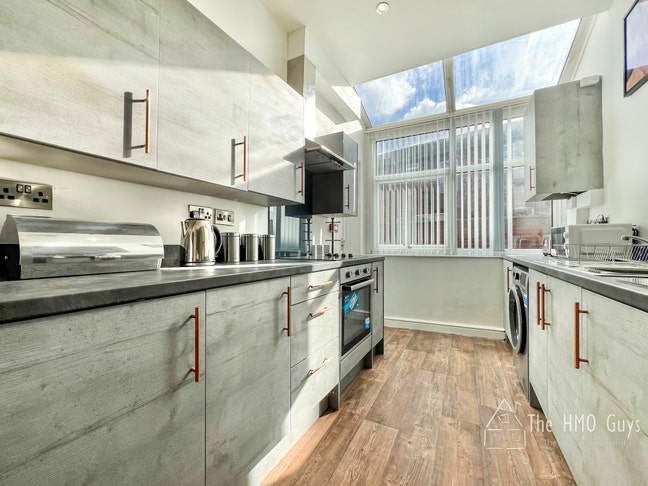 Brand New Ensuite Rooms - Designer HMO in Rochdale Main Photo