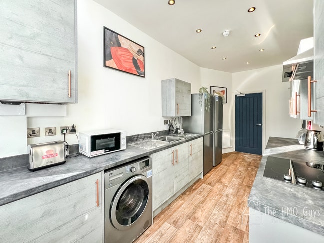 Brand New Ensuite Rooms - Designer HMO in Rochdale Main Photo