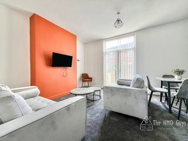 Brand New Ensuite Rooms - Designer HMO in Rochdale Main Photo