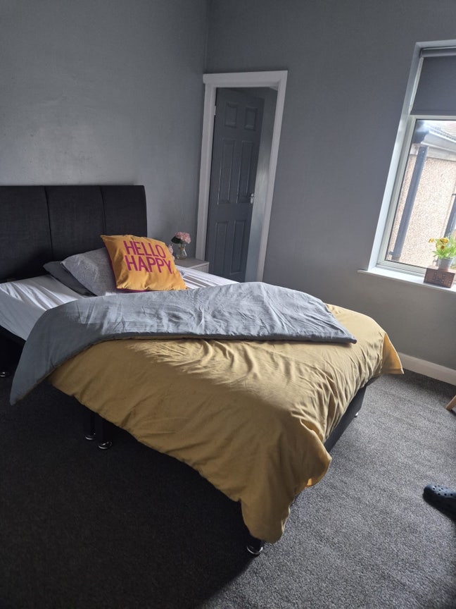 En-Suite Room close to Town Main Photo