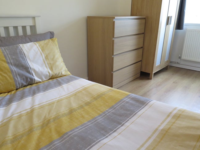 Professional House Share | Next to Airbus Main Photo