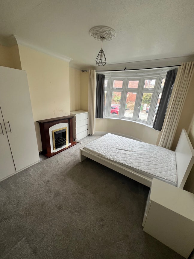 Double room - Available 1 November Main Photo