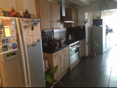 Fully Furnished Double & Single Rooms Avail Now Main Photo