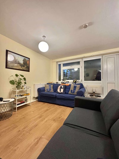 Bedroom in Bow Flat near Victoria Park Main Photo