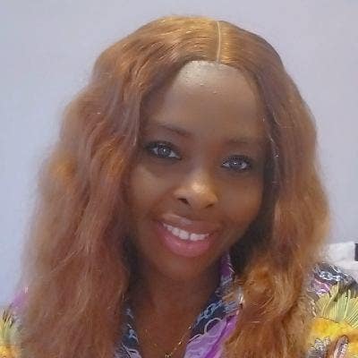 42 year old Female seeks a single or double room Main Photo