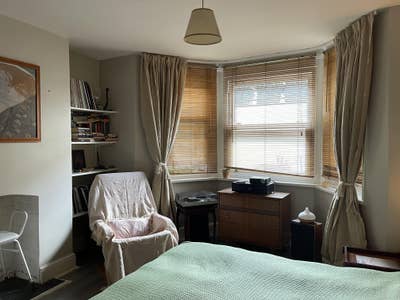 Spacious double room available in a 2-person house Main Photo