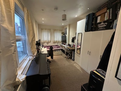 Cozy double room in Cricklewood Main Photo