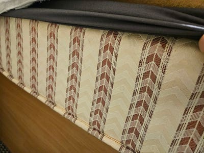 Very big room in front of university  Main Photo