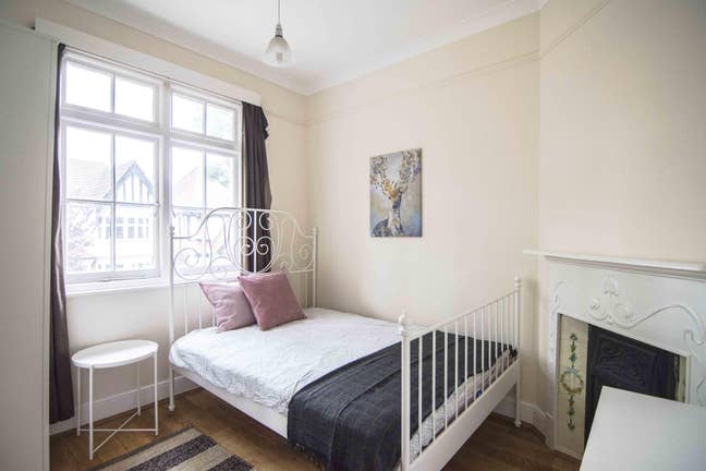 Lovely double, tidy garden house Ealing Common Main Photo