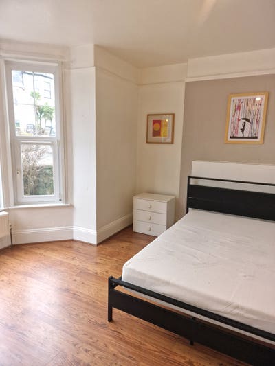Bay Fronted Room With Sea View Main Photo