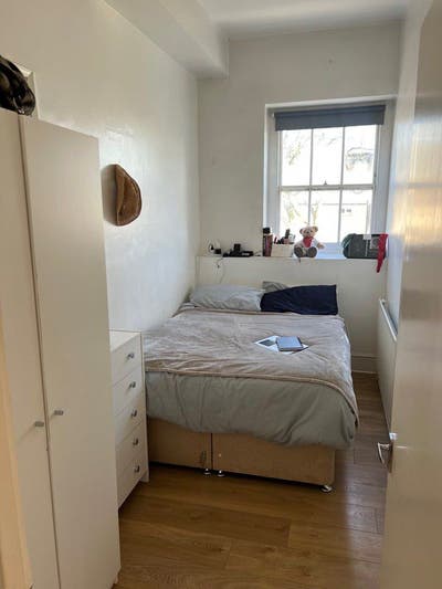 Double Room in Sociable Female Flat! Main Photo