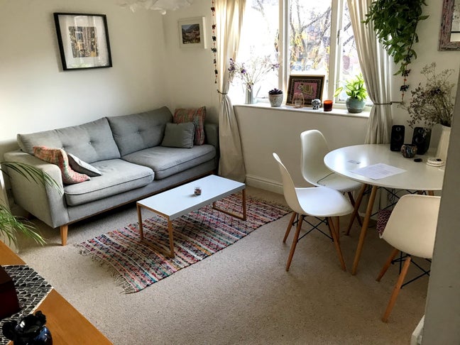 Spacious studio/1 bed in New Cross Gate Main Photo