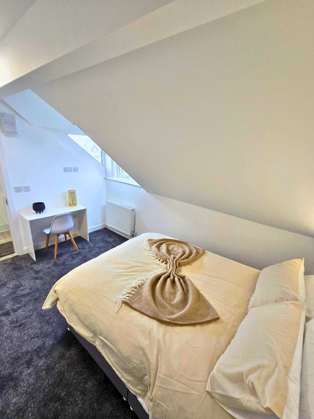 Tenant Ready, Newly renovated quiet property (LT) Main Photo