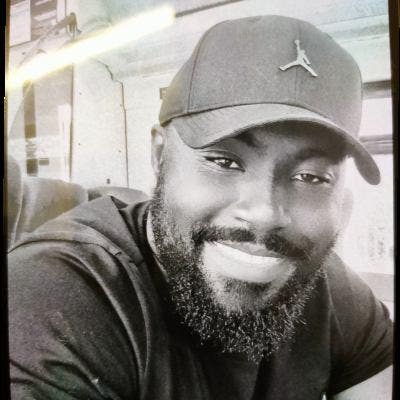 Professional Male seeks a double room Main Photo