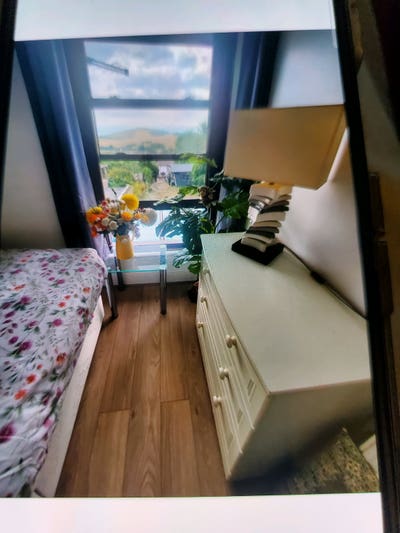 Bedroom for rent Main Photo