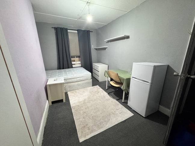  Double room – NW2 2HY Main Photo