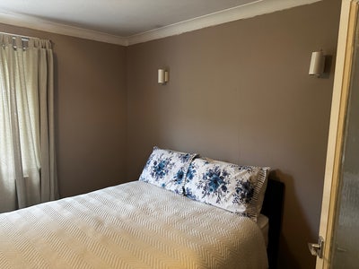 Spacious Double Room with Bathroom in Shooters Hil Main Photo