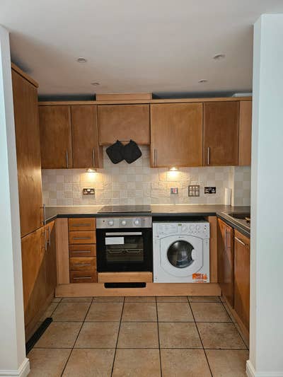 Double bedroom in West Ealing High street Main Photo