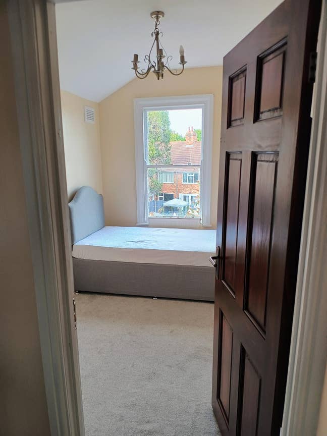 House in centre location of accocks green village  Main Photo