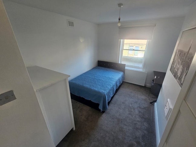 🛏️ Double Room to Let in - Queens Park  Main Photo