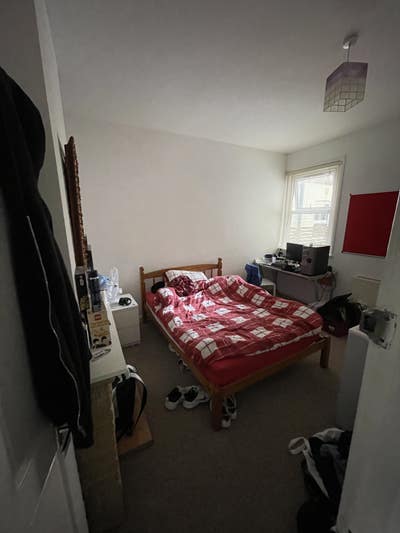 Student Room Available – All Bills Included – Sout Main Photo