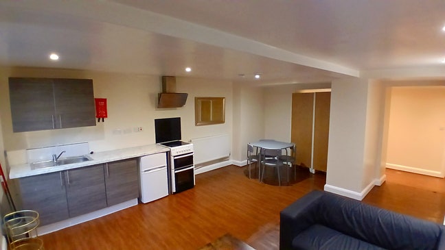 Studio/ST6. Very Large. includes ALL BILLS Main Photo