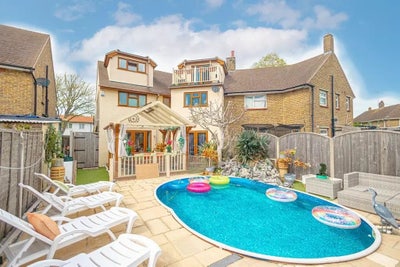 Amazing Double room in a beautiful house Main Photo