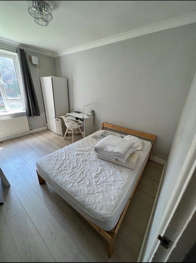 Large bright room in Marylebone Main Photo